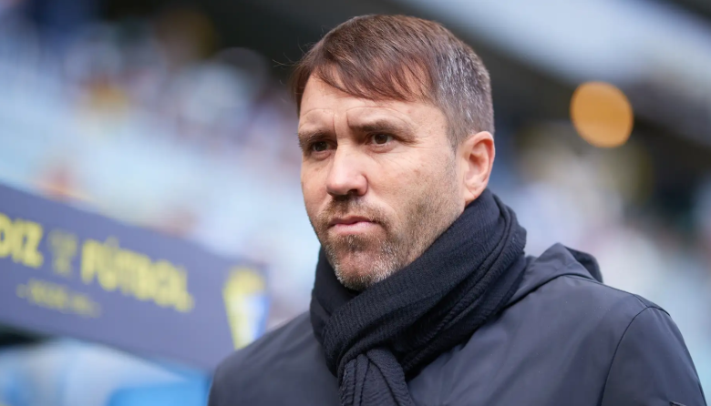 Eduardo Coudet llegó al país y será presentado como nuevo DT de River