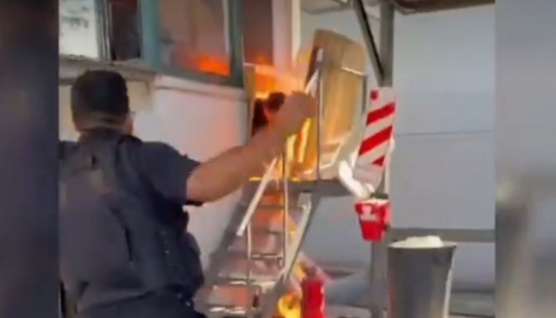 Un vigilador se prendió fuego en Rosario en medio de un reclamo salarial