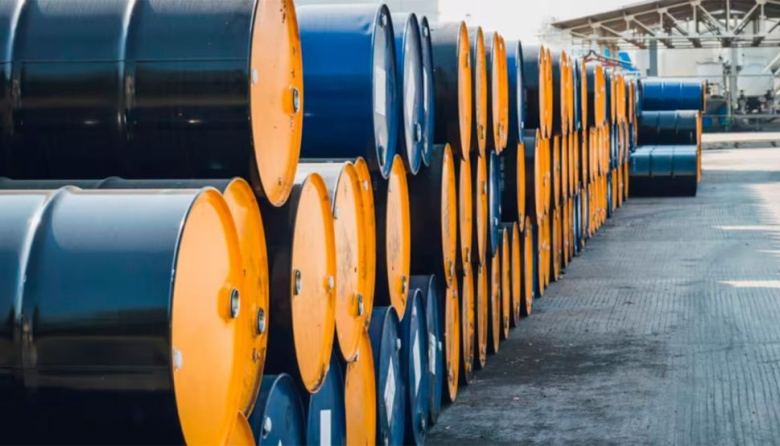 Trump amenaza con “apoderarse del petróleo de Irán” y empuja los precios del crudo al alza