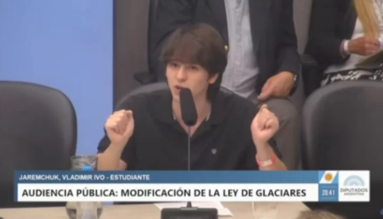 Un joven llevó al Congreso el reclamo por el cuidado de los glaciares