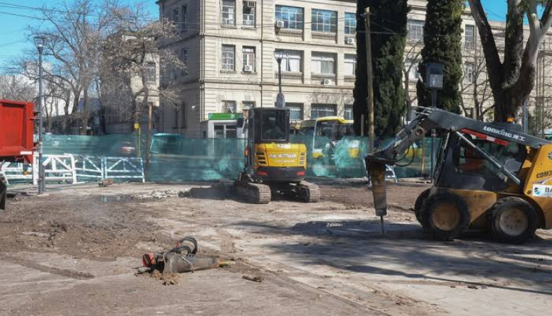 El costo del cemento: Alak activa una millonaria obra en Parque Saavedra un 54% más cara y en pleno conflicto ambiental