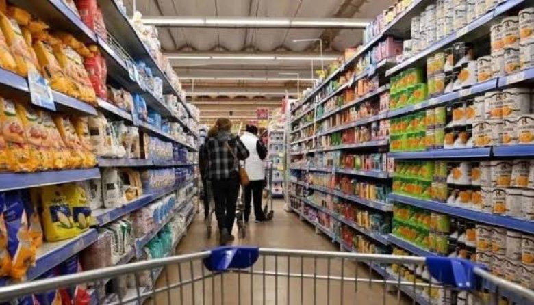 El mercado proyectó una inflación del 2% para julio y recortó el precio estimado del dólar para el cierre del año