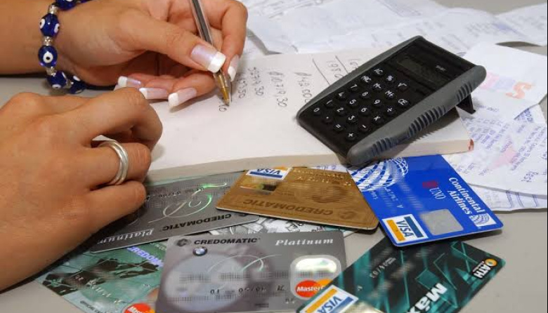 El calvario telefónico de los deudores: Las agencias de cobranza endurecen el acoso en plena crisis
