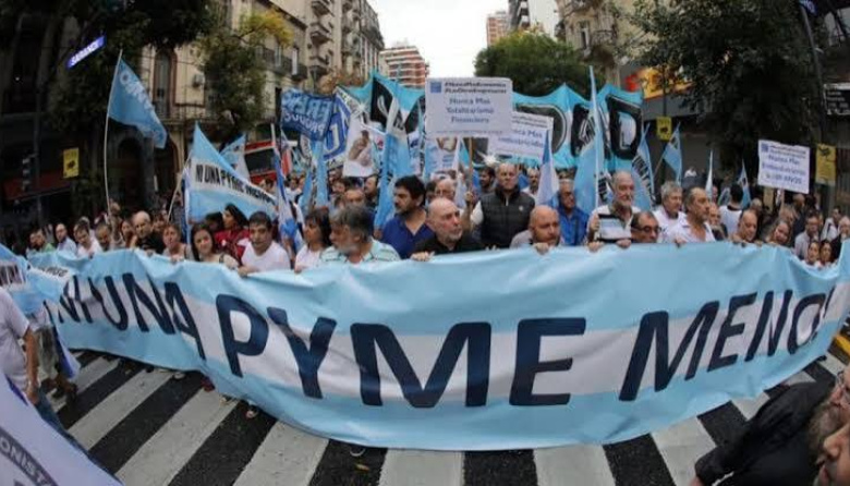 Realizarán una movilización en el centro de La Plata por el endeudamiento de las familias y las pymes