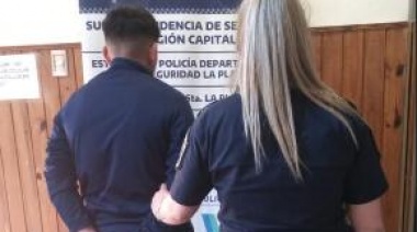 Lo detienen por querer abrir la ventana de una casa y la persiana de un comercio