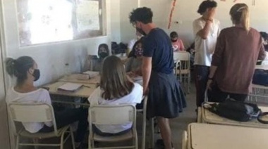 Un alumno asistió a su institución con pollera por el insoportable calor