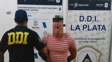 Violó la perimetral: Atacó a su expareja y a su novio