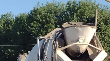 Un ciclista fue embestido por un camión