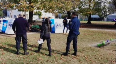 Hallan a un joven muerto en una plaza de la ciudad
