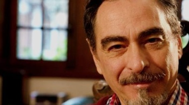 Federico Andahazi llega al Pasaje Dardo Rocha