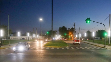Buscan la renovación luminaria de más barrios platenses