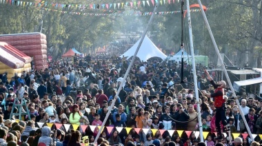 Multitudinario festejo por el Día de la Niñez en el Bosque