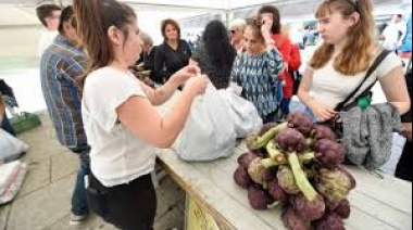 La ciudad se prepara para la gran fiesta del alcaucil