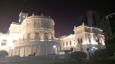 Se pone en valor el Palacio Municipal renovado y con nueva luminaria