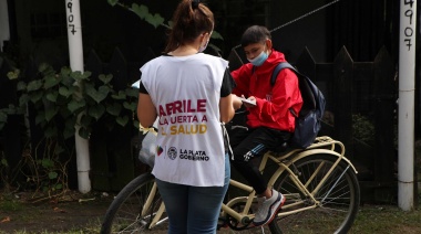 Intensa campaña de prevención del dengue en los barrios platenses y en redes sociales