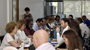 Se propuso a gremios docentes un incremento paritario de 40% a julio, con reapertura en agosto