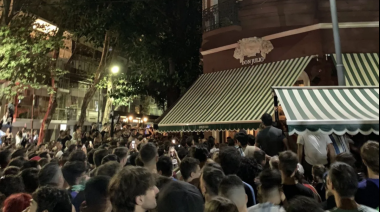 Locura por Messi: fue a cenar a una parrilla y una multitud se abarrotó en los alrededores