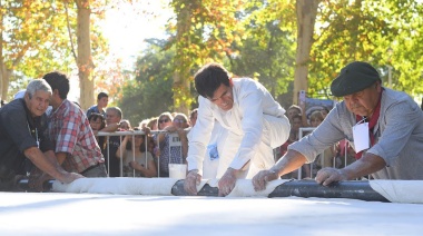 Celebrar los manjares bonaerenses: torta frita gigante y miel para disfrutar en otoño