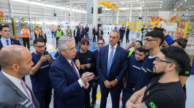 Alberto y Scioli, presentes en la primera exportación de Whirlpool a Brasil