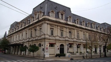 Dos obras de teatro gratuitas en La Plata: 'Parador Oro Verde' y 'Romeo Santos y Julieta del Palihue'