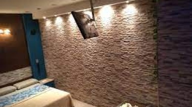 Mujer se descompensa en un hotel alojamiento