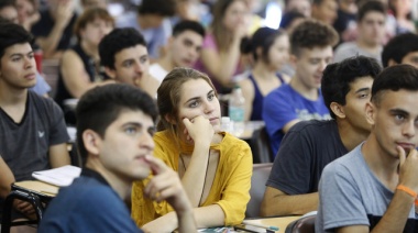 Ley Ómnibus:  Habilitará que estudiantes extranjeros paguen aranceles en universidades públicas