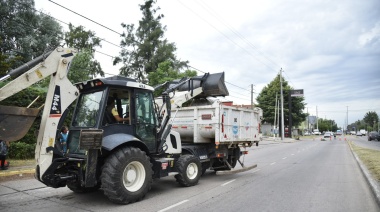 Con un gran operativo, el Municipio renovó la Avenida 44 desde el Casco hasta Etcheverry