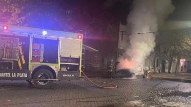 Incendiaron una camioneta en el centro: Los quemacoches atacan de nuevo