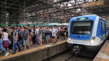 Rige la medida de fuerza en los trenes y los pasajeros se quejan: "Siempre la pagamos nosotros"