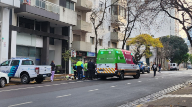 Fallece conductor tras descompensarse al volante y chocar contra contenedor
