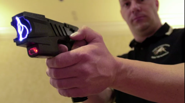 El Gobierno autorizó el uso de pistolas taser para fuerzas de seguridad