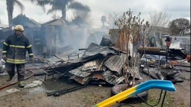 Incendio devastador en Los Talas: cuatro personas fueron hospitalizadas por inhalación de humo