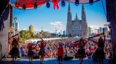 Se viene una nueva edición de Perú Vive: música, danzas, gastronomía y más en Plaza Moreno