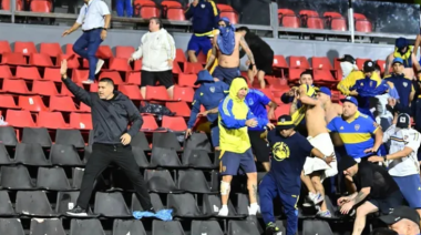 Riquelme intervino para frenar el caos entre hinchas en el Coloso Marcelo Bielsa