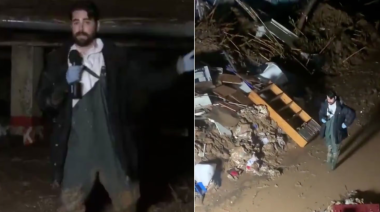 Reportero simula estar cubierto de barro en medio de inundaciones en Valencia