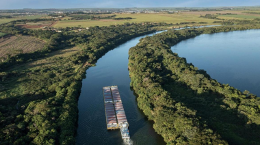 Milei avanza en la privatización de la hidrovía y genera preocupación en el sector fluvial