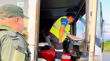 Detuvieron a un micro que transportaba menores sin documentación con destino a Salta