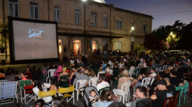 Cine al aire libre y música en vivo en La Plata este fin de semana