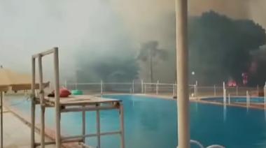 Incendio forestal en La Plata: evacuaron a niños de una colonia de vacaciones