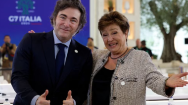 Abogados platenses demandan a Milei y Sturzenegger por el acuerdo con el FMI