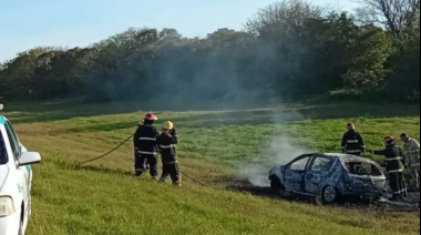 Hallan el cuerpo calcinado de una mujer dentro de un auto en La Plata