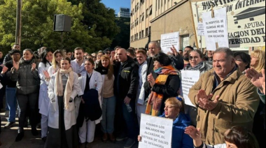 Abrazo simbólico al Hospital de Clínicas: un reclamo por la salud pública y contra el ajuste