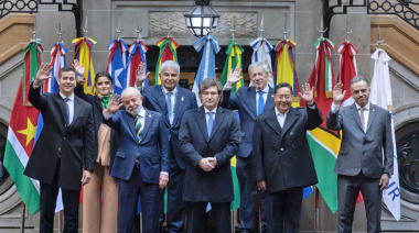 Milei encabezó la Cumbre del Mercosur y advirtió: “Emprenderemos el camino de la libertad, acompañados o solos”