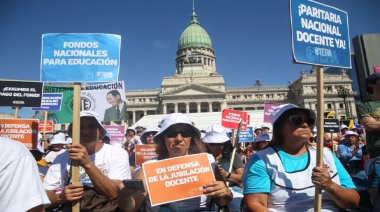 Docentes de la UNLP paran 48 horas tras la muerte de un profesor en plena asamblea