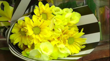 Robó flores para su novia y terminó detenido frente a una comisaría