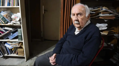 El Gobierno dio de baja el nombramiento de Norberto Galasso como Embajador de la Cultura