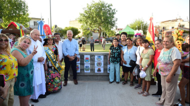 Alak reinauguró la plaza Nuestra Señora de Copacabana en Tolosa, con homenaje a la comunidad boliviana