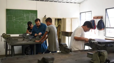 Escuelas técnicas bonaerenses lanzan un nuevo régimen de formación y una será en La Plata