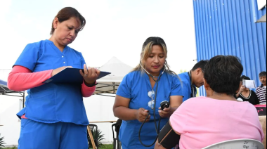 La Municipalidad de La Plata despliega operativos sanitarios con vacunación y controles