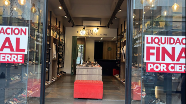 Cierra una histórica zapatería del centro platense tras más de ocho décadas de actividad